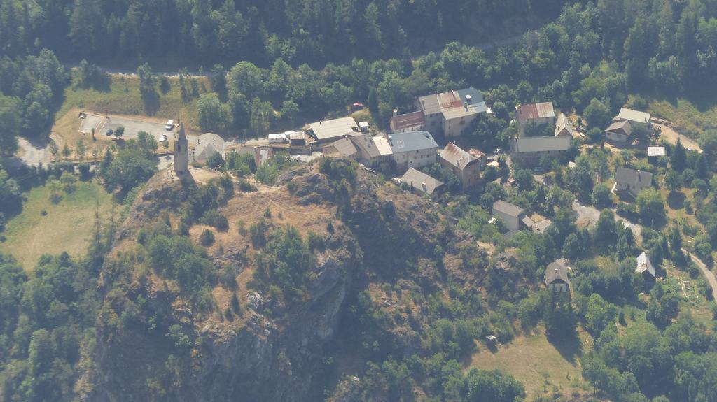 Gite Auberge Les Terres Blanches De Meolans Exterior foto