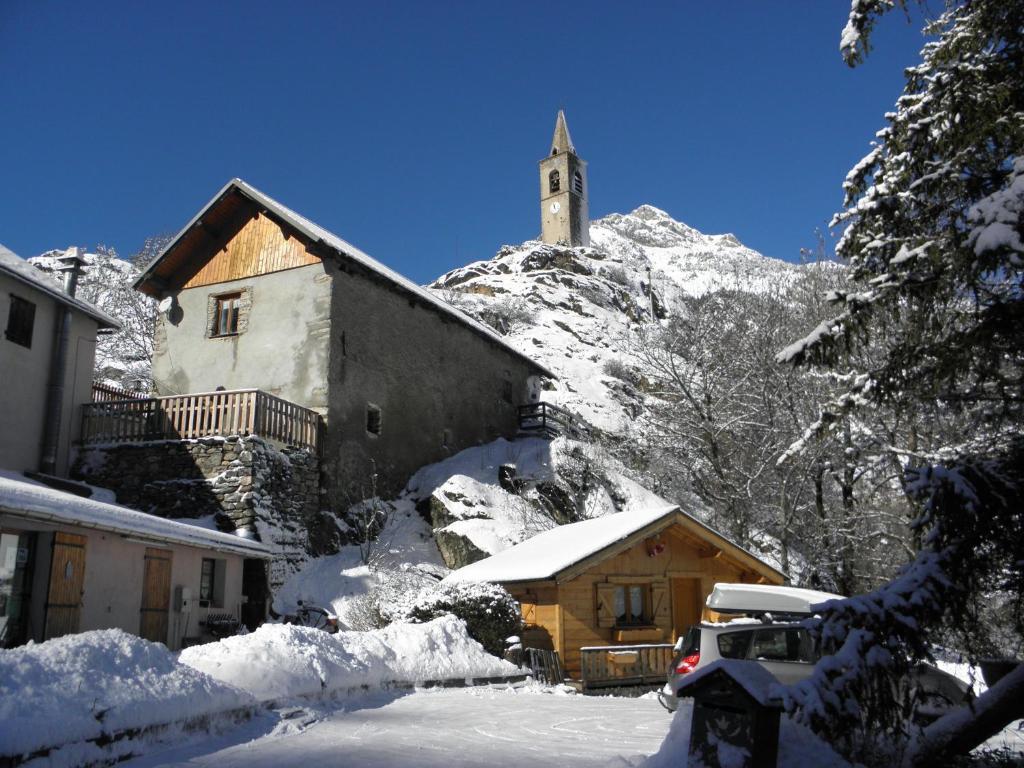 Gite Auberge Les Terres Blanches De Meolans Exterior foto