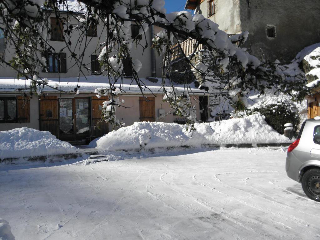 Gite Auberge Les Terres Blanches De Meolans Exterior foto