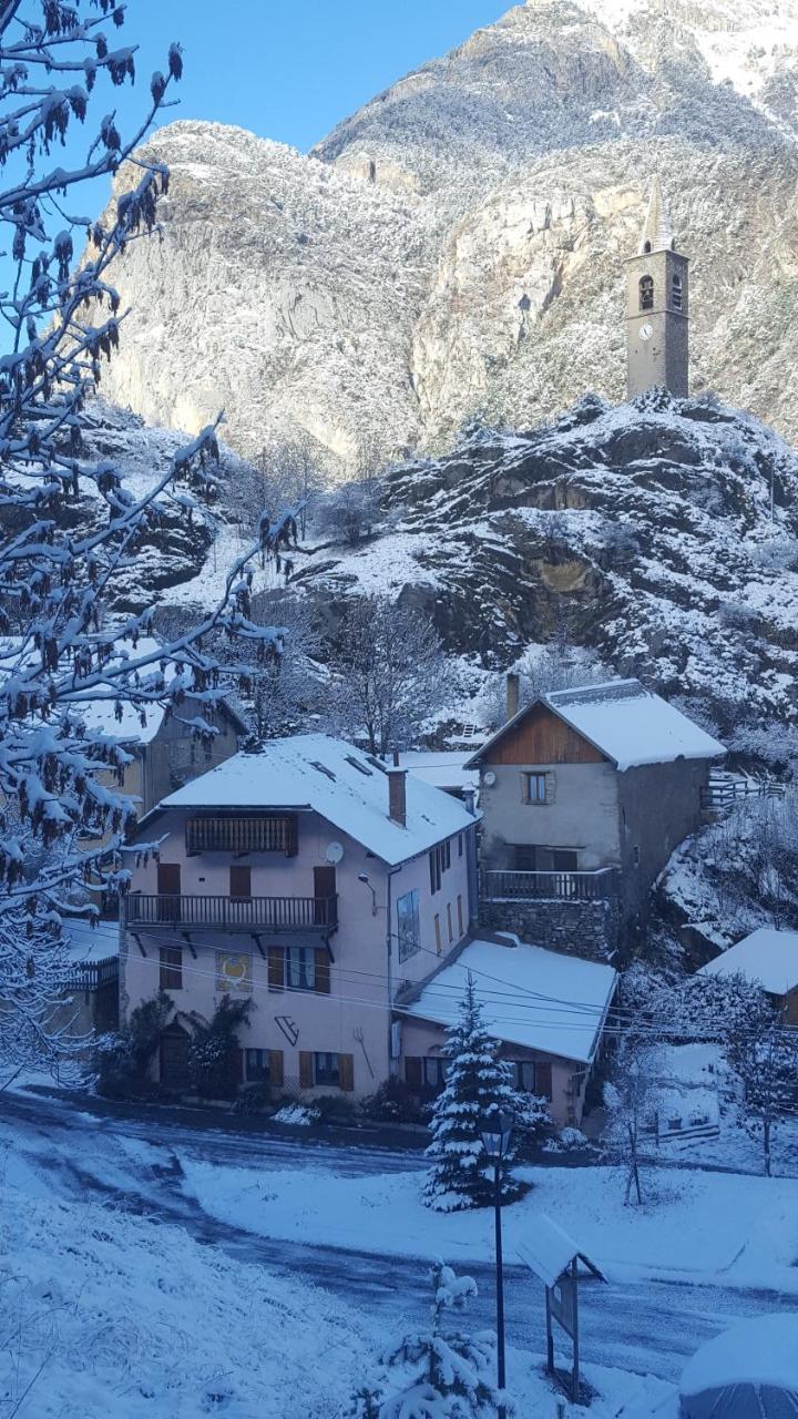 Gite Auberge Les Terres Blanches De Meolans Exterior foto