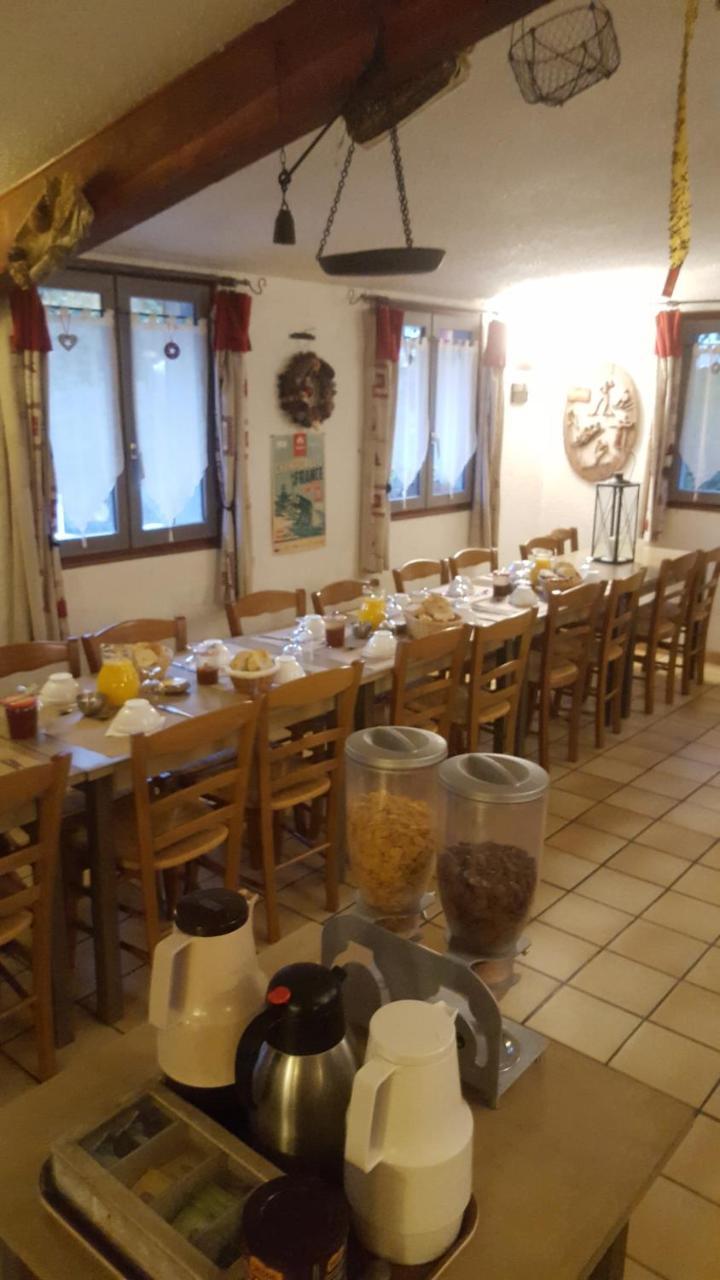 Gite Auberge Les Terres Blanches De Meolans Exterior foto